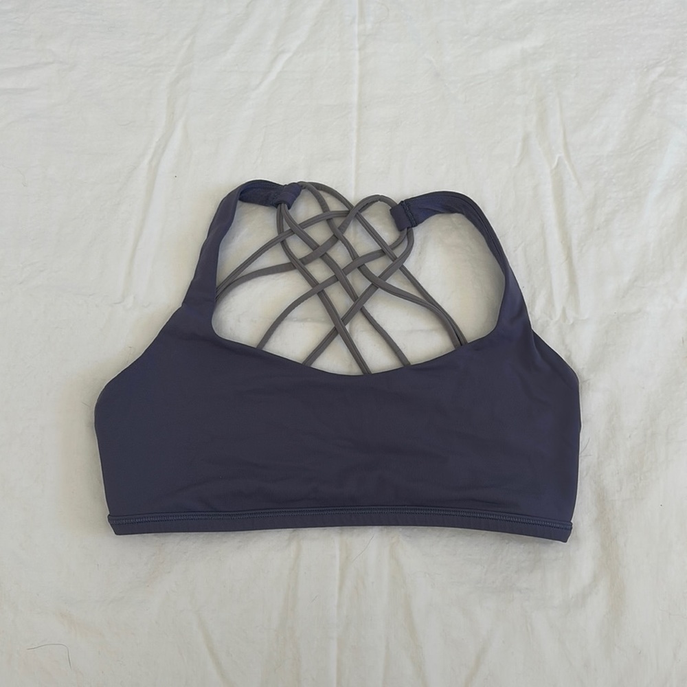 Lululemon size 6 sports bra